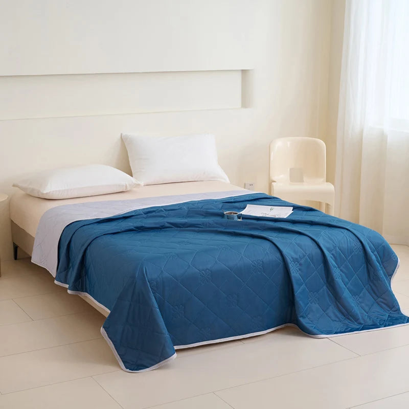 Cooling Blanket for Hot Sleepers, Dual-Sided  Lightweight Summer Blanket, Geometric Pattern