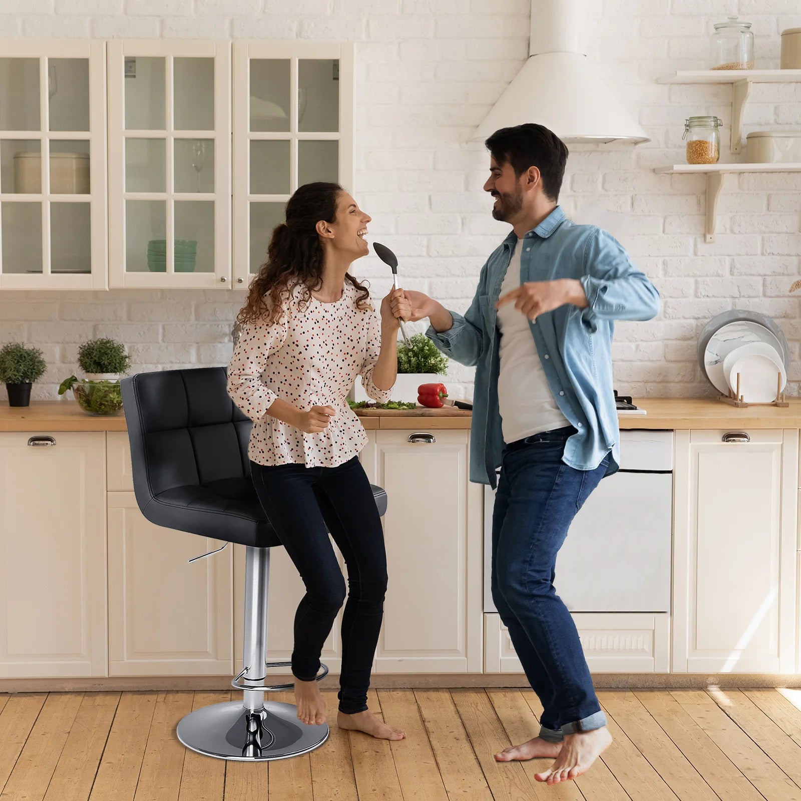 Leather upholstered Bar Stools Set of 2  ,SGS Certified Gas cylinder Comfortable Backrest