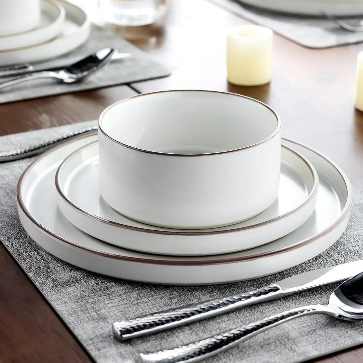 Ceramic Dinnerware Sets for 8, Stoneware Plates and Bowls Set, Chip and Crack Resistant | Oven & Dishwasher